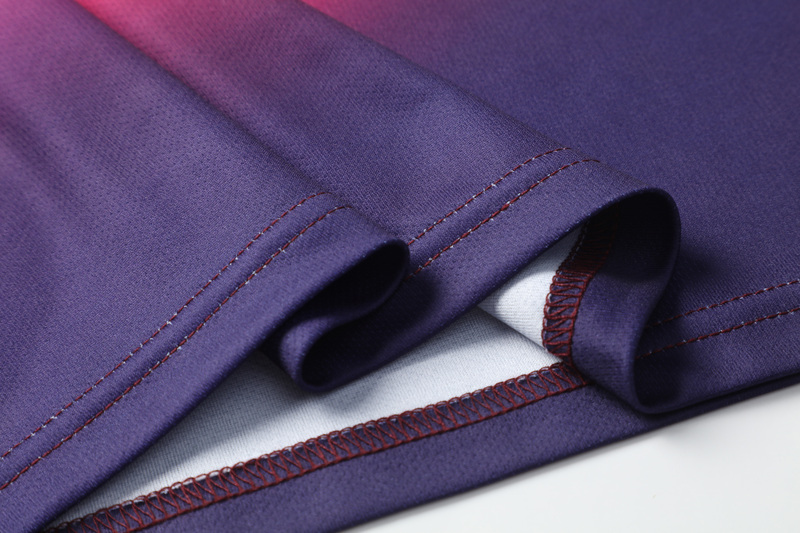 深紫色V领足球T恤-05