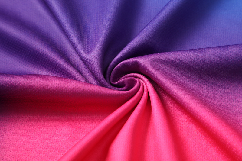 深紫色V领足球T恤-06