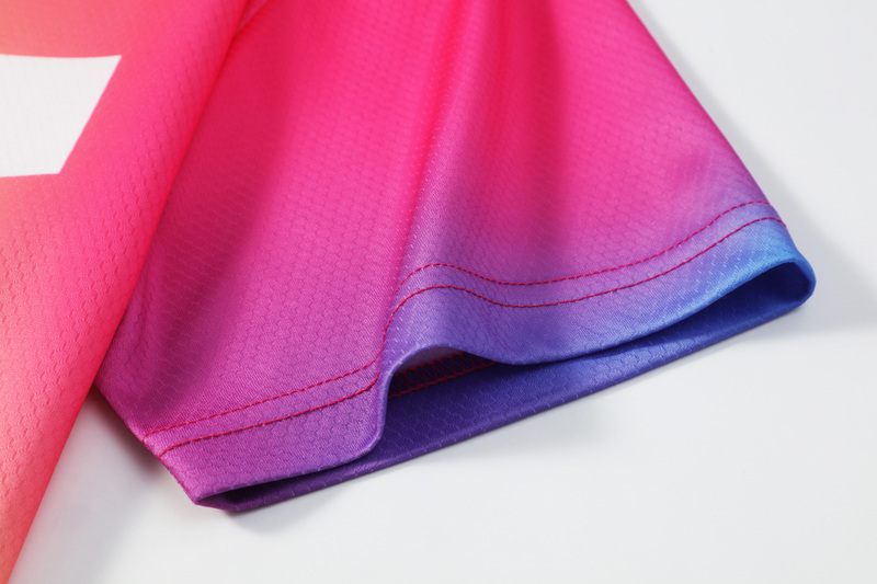 粉色网格V领足球T恤-06