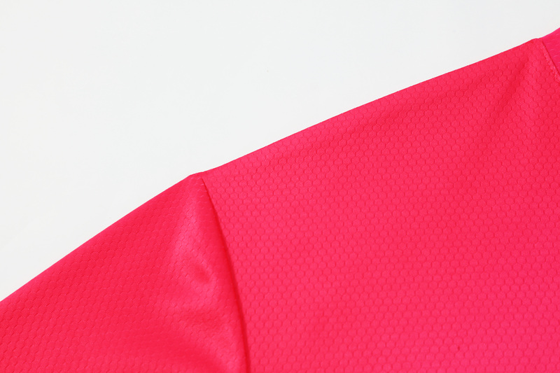 粉色网格V领足球T恤-07