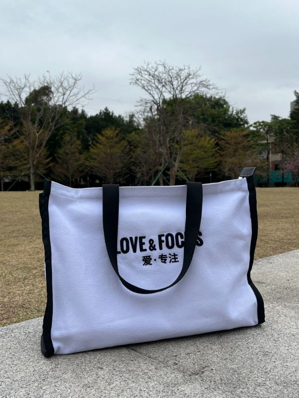 白色横款帆布包-03