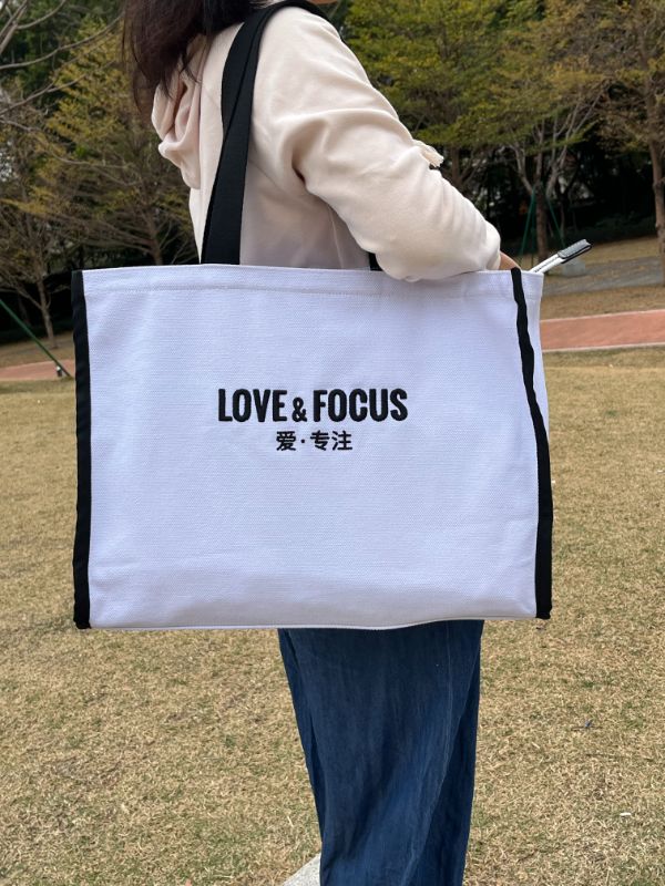 白色横款帆布包-05