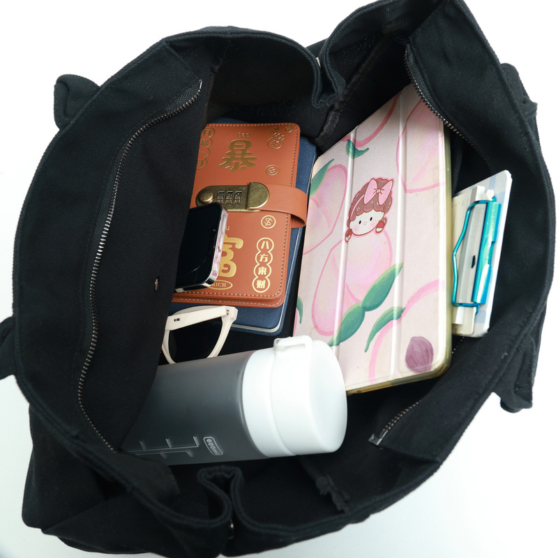 带底部和侧边黑色帆布包-05